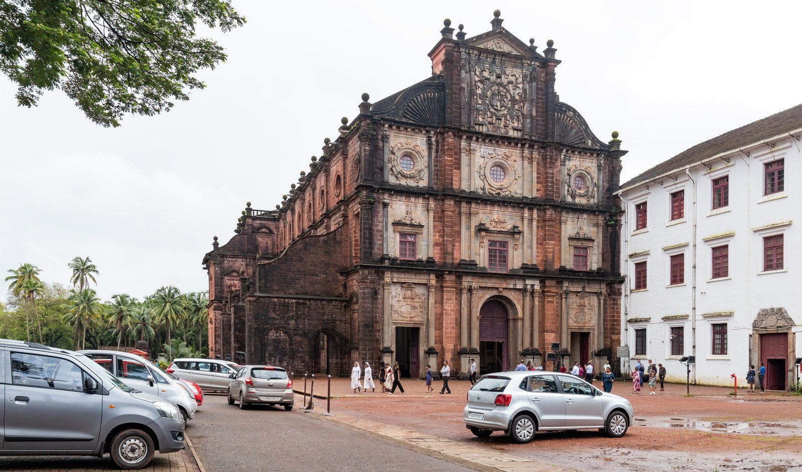 Goa sightseeing cab - sightseeing taxi Goa for Old Goa churches and historic landmarks